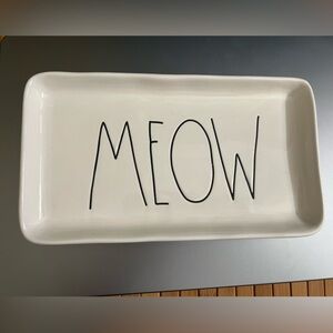 READ  DUNN  artisan collection tray. 9”x3”
